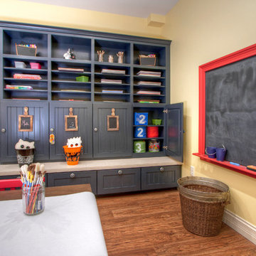 Gift Wrapping & Kids' Craft Studios