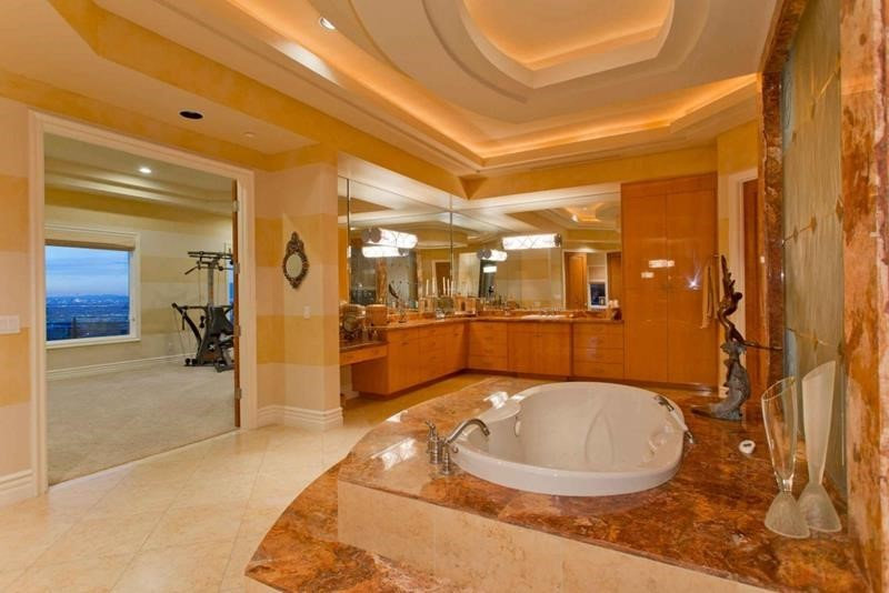 Weiss Residence
