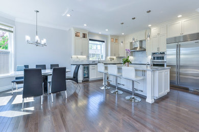 Kitchen - contemporary kitchen idea in San Francisco