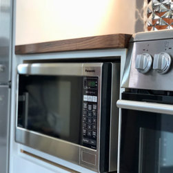 Charming Cottage Kitchen Design - Microwave Ovens