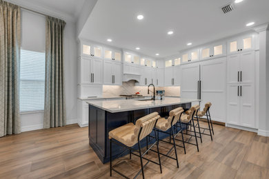 Inspiration for a farmhouse home design remodel in Miami