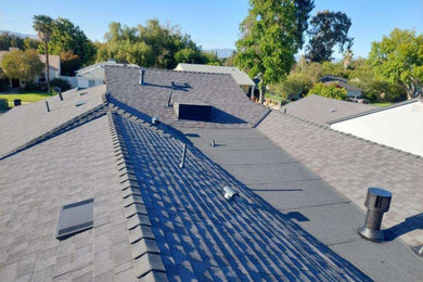 Inspiration for an exterior home remodel in Los Angeles