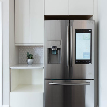Smart Refrigerator with Touch Screen Interface