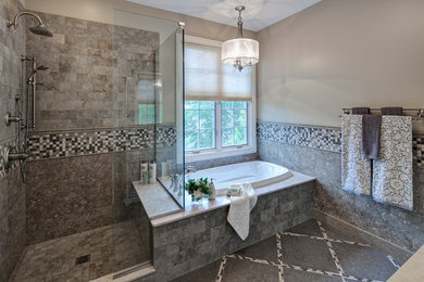 Bathroom - traditional bathroom idea in Chicago