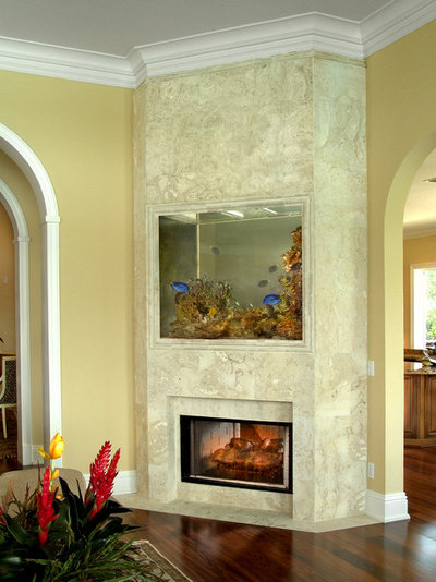 Классический Семейная комната by Real Stone and Granite Corporation