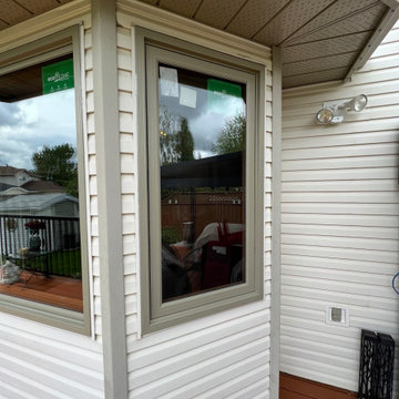 2 picture windows_$1,300 - $1,400