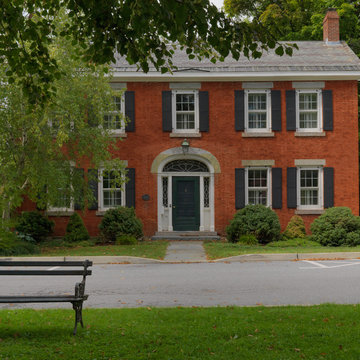 Petite Garden Terrace - Vergennes, VT