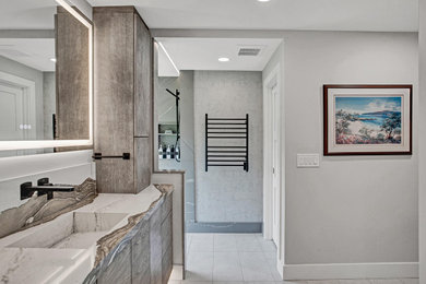 Example of a minimalist bathroom design in Jacksonville