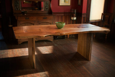 Mid-sized mountain style tatami floor kitchen/dining room combo photo in Houston with red walls