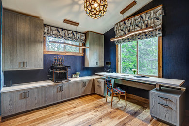 Small minimalist home design photo in Nashville