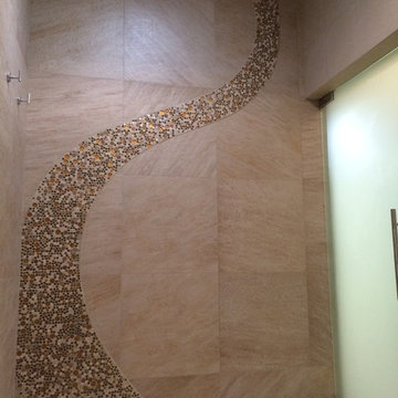 Detalle con malla decorativa en muro.