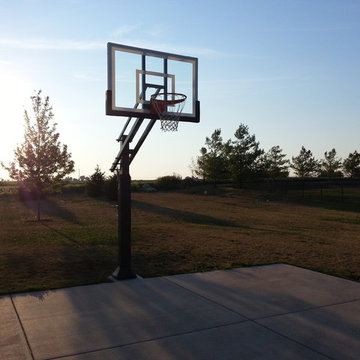 Benjamin S's Pro Dunk Silver Basketball System on a 22x32 in Bloomington, IL