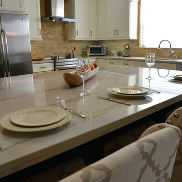 Black and White Two Toned Kitchen