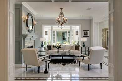 Transitional home design photo in Los Angeles