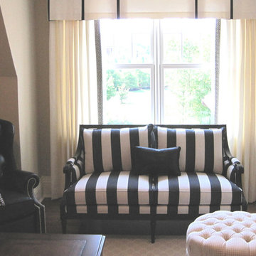 Black and white sitting room