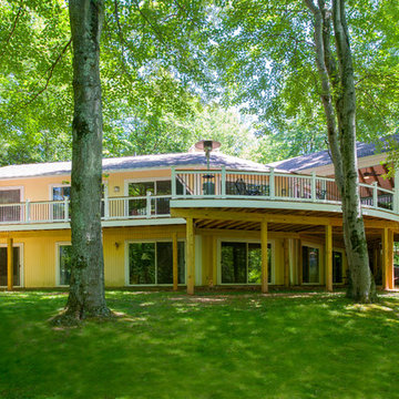 Curved Deck and Screen Porch Darnestown, Maryland