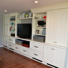 Entertainment center