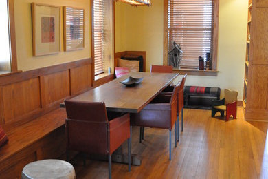 Trendy dining room photo in Chicago