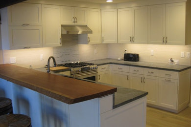 Kitchen photo in Los Angeles