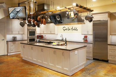 Inspiration for a modern kitchen remodel in Los Angeles
