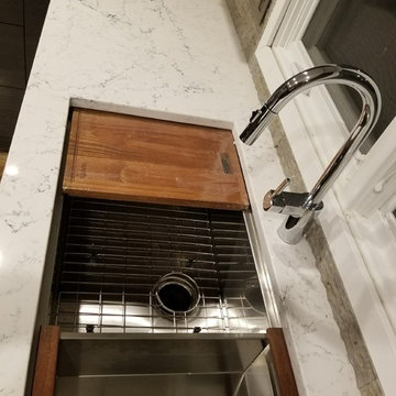 Bloomfield Modern Kitchen EuroStyle