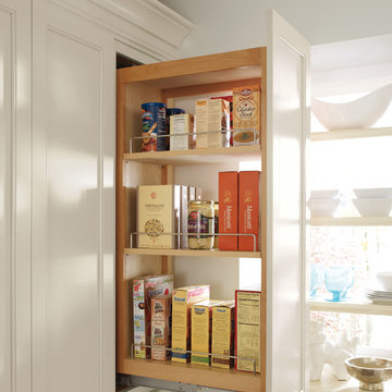 Diamond Cabinets: Pantry Pull-out Shelf