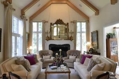Living room photo in Chicago