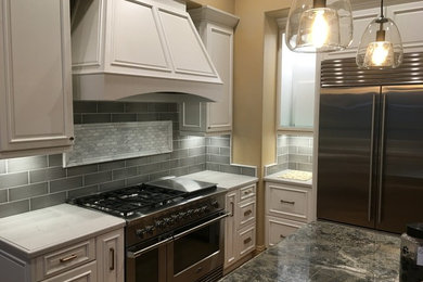 Kitchen - kitchen idea in San Francisco