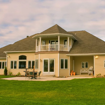 Ideal Executive Home in Golf Course Setting