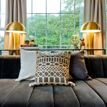 Lounge-Style Living Room