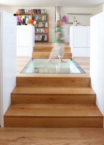 Современный Лестница by Mauna Architectes