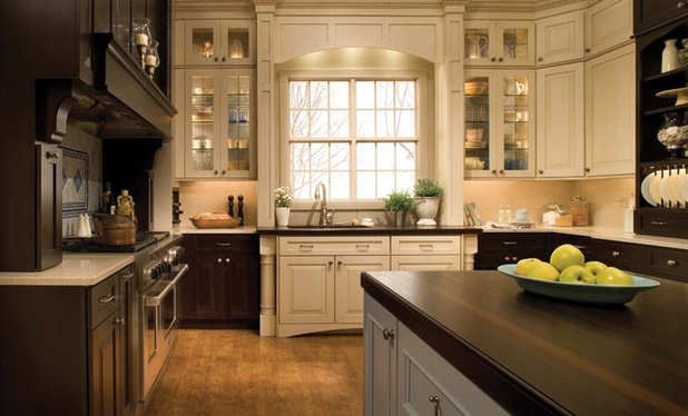 American Traditional Kitchen by SKD STUDIOS