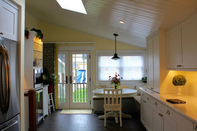 Cottage kitchen photo in Detroit