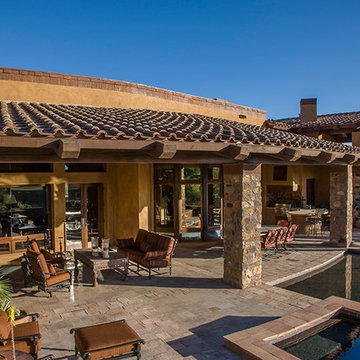 European style by R-NET Custom Homes