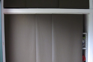 Otros usos del panel japonés: Puertas de Armario. Panel track as closet doors
