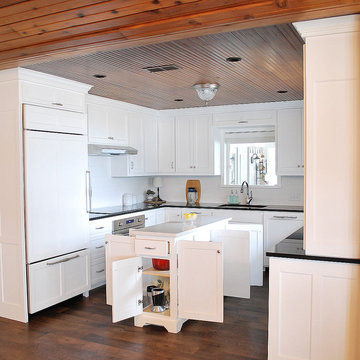 Left side perimeter with open island doors