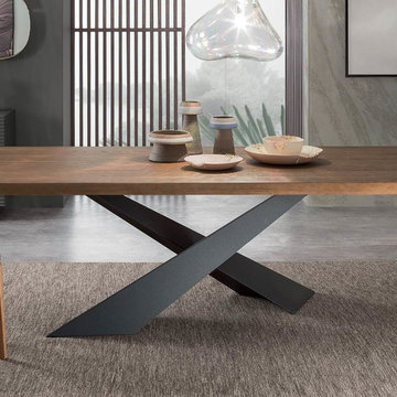 Modern Italian dining tables