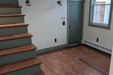 Farmhouse entryway photo in New York