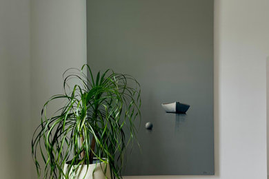 Example of a minimalist home design design in New York