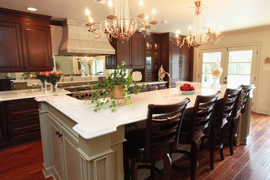 Inspiration for a timeless kitchen remodel in Houston
