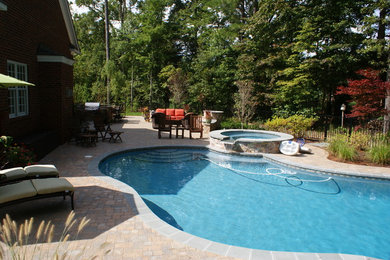 Example of a classic pool design in Richmond
