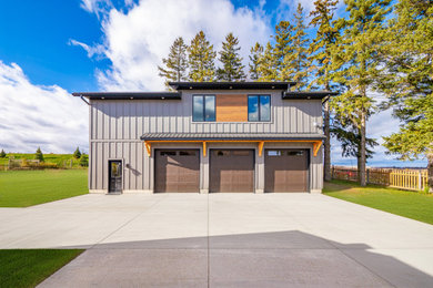 Example of an urban garage design in Other