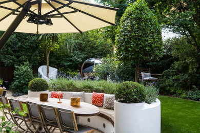 Inspiration for a modern patio in London.
