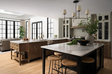 Kitchen - modern kitchen idea in Milwaukee