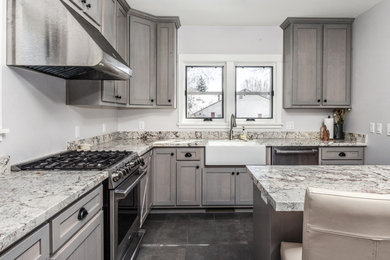 Kitchen photo in Phoenix