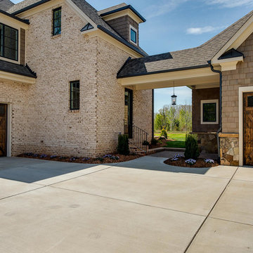 104 Crest Court Third Garage and Breezeway