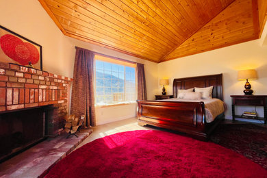 Eclectic bedroom photo in Los Angeles