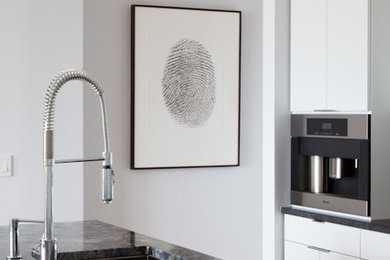 Kitchen photo in Miami