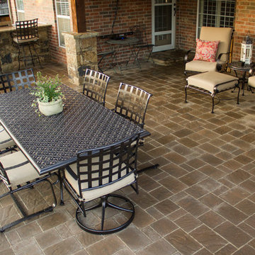 Outdoor Living Area with Plenty of Seating