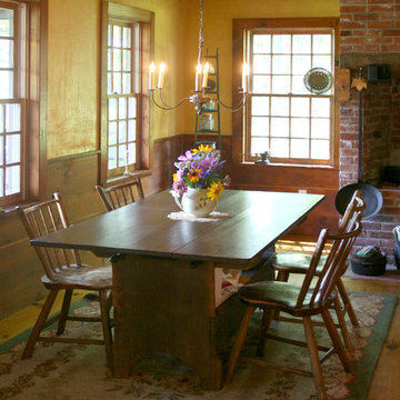 Historic  Replica Colonial